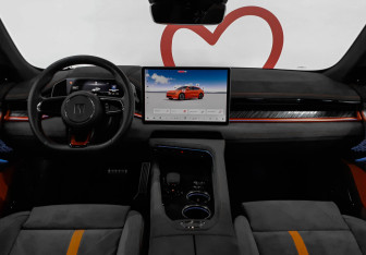 Подержанный автомобиль Zeekr 001 2023 года (8 фото)