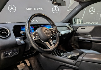Подержанный автомобиль Mercedes-Benz GLB 2021 года (15 фото)