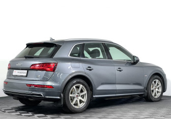 Подержанный автомобиль Audi Q5 2017 года (5 фото)
