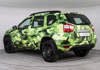 Подержанный автомобиль Nissan Terrano 2015 года (7 фото)