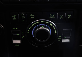 Подержанный автомобиль Toyota Land Cruiser Prado 2013 года (15 фото)