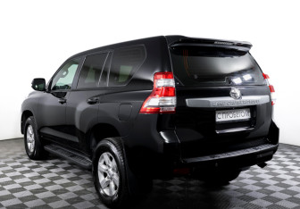 Подержанный автомобиль Toyota Land Cruiser Prado 2016 года (7 фото)