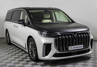 Подержанный автомобиль Voyah Dream 2023 года (3 фото)