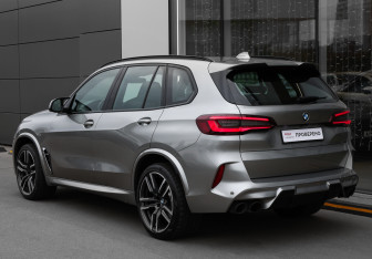 Подержанный автомобиль BMW X5 M 2020 года (7 фото)