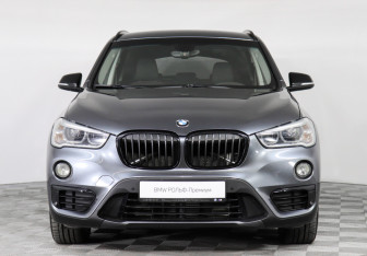 Подержанный автомобиль BMW X1 2017 года (3 фото)