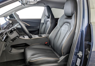 Подержанный автомобиль Omoda C5 2023 года (20 фото)