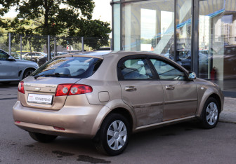 Подержанный автомобиль Chevrolet Lacetti Hatchback 2007 года (4 фото)