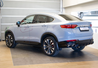 Подержанный автомобиль Geely Tugella 2023 года (6 фото)
