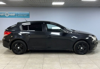 Подержанный автомобиль Chevrolet Cruze Hatchback 2012 года (4 фото)