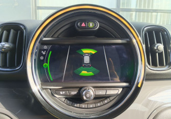 Подержанный автомобиль MINI Countryman 2019 года (16 фото)