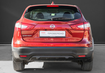 Подержанный автомобиль Nissan Qashqai 2017 года (6 фото)