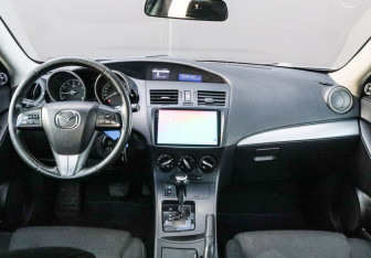 Подержанный автомобиль Mazda 3 Sedan 2013 года (9 фото)