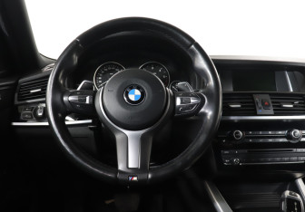 Подержанный автомобиль BMW X4 2018 года (18 фото)