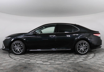 Подержанный автомобиль Toyota Camry Sedan 2023 года (8 фото)