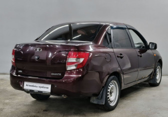Подержанный автомобиль LADA (ВАЗ) Granta Sedan 2012 года (5 фото)