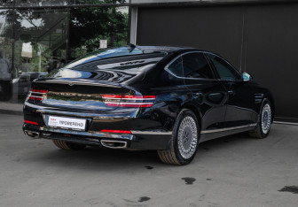 Подержанный автомобиль Genesis G80 2021 года (4 фото)