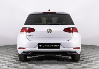 Подержанный автомобиль Volkswagen Golf Hatchback 2018 года (4 фото)