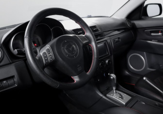 Подержанный автомобиль Mazda 3 Hatchback 2007 года (14 фото)