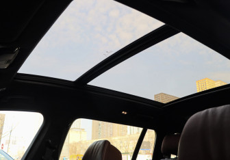 Подержанный автомобиль BMW X7 2021 года (13 фото)