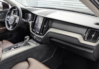 Подержанный автомобиль Volvo XC60 2019 года (13 фото)