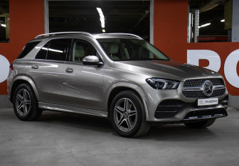 Подержанный автомобиль Mercedes-Benz GLE 2021 года (3 фото)