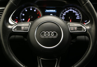 Подержанный автомобиль Audi A4 Sedan 2013 года (10 фото)