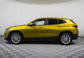 Подержанный автомобиль BMW X2 2018 года (8 фото)