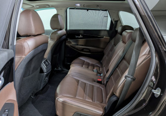 Подержанный автомобиль Kia Sorento 2018 года (4 фото)