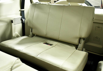 Подержанный автомобиль Mitsubishi Pajero 2015 года (16 фото)