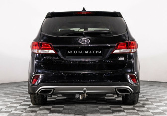 Подержанный автомобиль Hyundai Santa Fe 2018 года (4 фото)