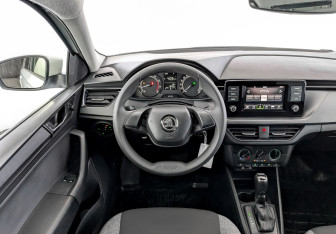 Подержанный автомобиль Skoda Rapid Liftback 2021 года (21 фото)