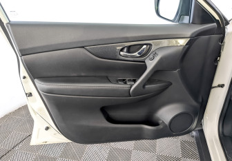 Подержанный автомобиль Nissan X-Trail 2018 года (19 фото)