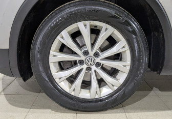 Подержанный автомобиль Volkswagen Tiguan 2019 года (12 фото)