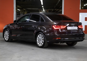 Подержанный автомобиль Audi A3 Sedan 2014 года (7 фото)