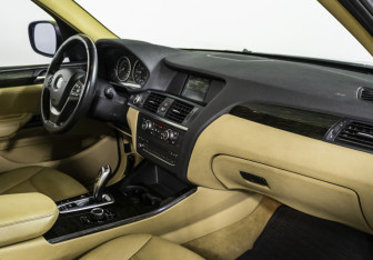 Подержанный автомобиль BMW X3 2013 года (8 фото)
