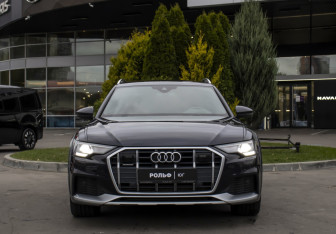 Подержанный автомобиль Audi A6 allroad 2019 года (2 фото)