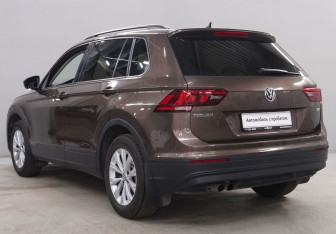 Подержанный автомобиль Volkswagen Tiguan 2017 года (7 фото)