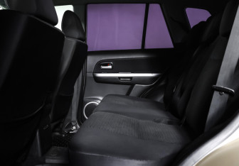 Подержанный автомобиль Suzuki Grand Vitara 2010 года (12 фото)