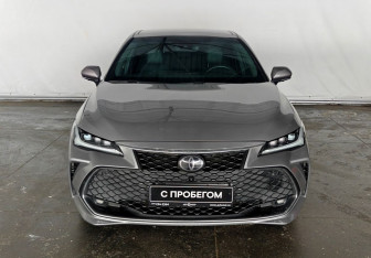 Подержанный автомобиль Toyota Avalon 2022 года (2 фото)