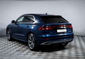 Подержанный автомобиль Audi Q8 2019 года (7 фото)