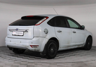 Подержанный автомобиль Ford Focus Hatchback 2009 года (3 фото)