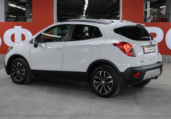 Подержанный автомобиль Opel Mokka 2015 года (7 фото)