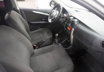 Подержанный автомобиль Nissan Almera Sedan 2014 года (10 фото)
