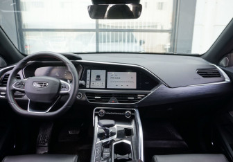 Подержанный автомобиль Geely Tugella 2023 года (12 фото)