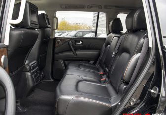 Подержанный автомобиль Nissan Patrol 2013 года (10 фото)