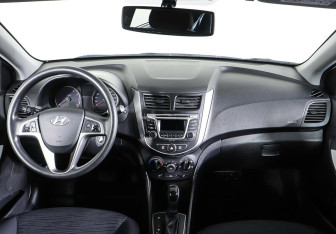 Подержанный автомобиль Hyundai Solaris Sedan 2014 года (11 фото)