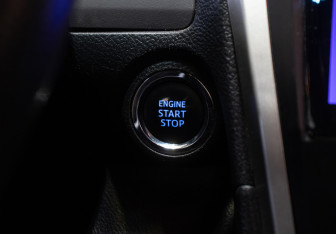 Подержанный автомобиль Toyota Camry Sedan 2016 года (20 фото)