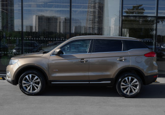 Подержанный автомобиль Geely Atlas 2020 года (8 фото)