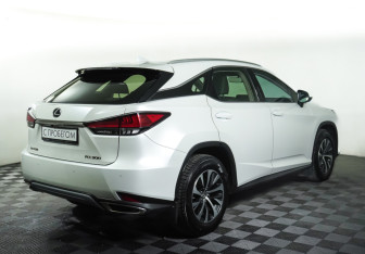 Подержанный автомобиль Lexus RX 2020 года (5 фото)