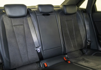 Подержанный автомобиль Audi A4 Sedan 2019 года (15 фото)